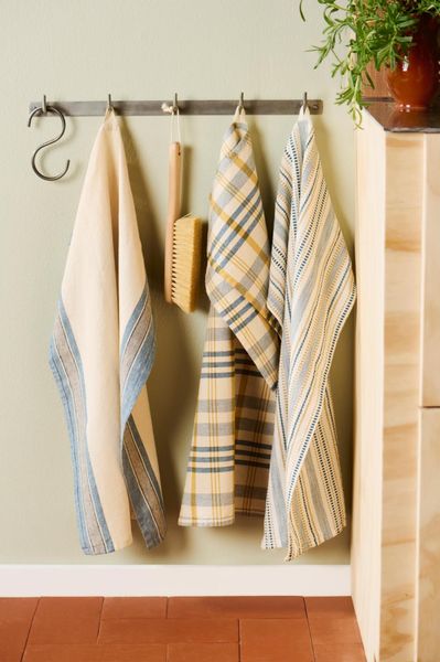 IB Laursen Kj&oslash;kkenh&aring;ndkle Mikkel Natur m/bl&aring; og sennepsgule striper